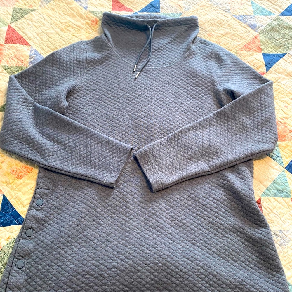 Women’s quilted funnel neck pullover